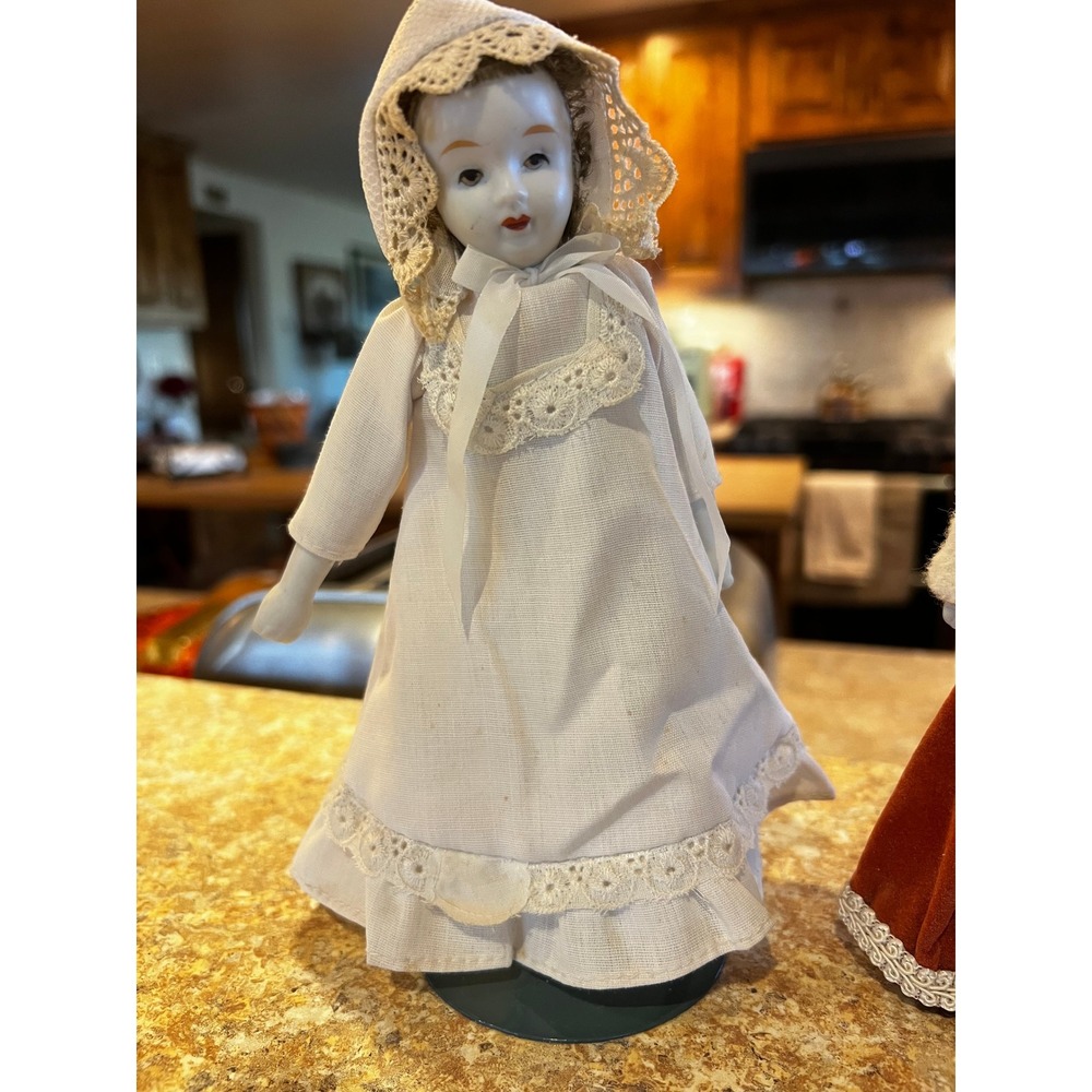 VTG Silvestri Lot of 4 7 1/2" Porcelain‎ Dolls with Stands